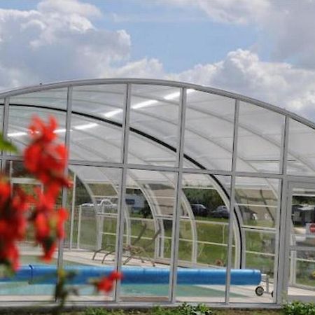Camping Au Bord De L'Aisne Guignicourt Bagian luar foto